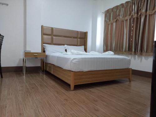 meaco hotel anilao