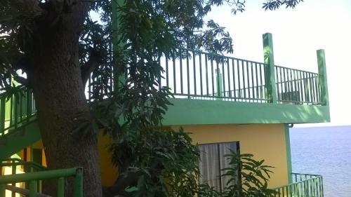 meaco hotel anilao