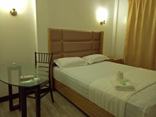 meaco hotel anilao