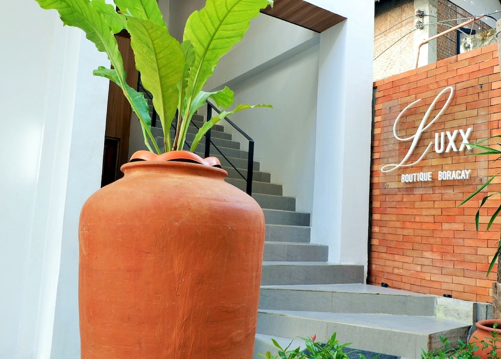 luxx boutique boracay