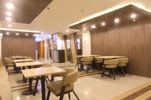 hotel 99 monumento caloocan