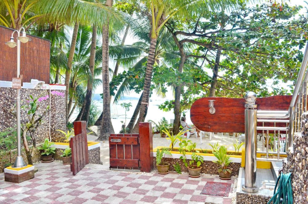 sandals inn