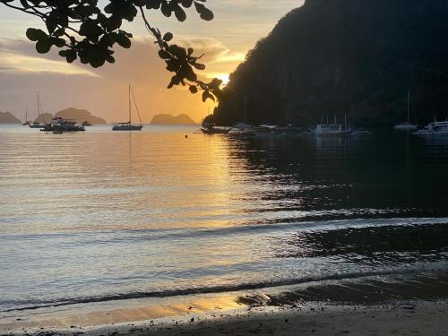 sophias beach guest house