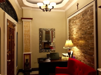 the executive villa inn and suites