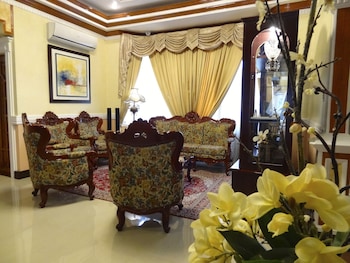 the executive villa inn and suites