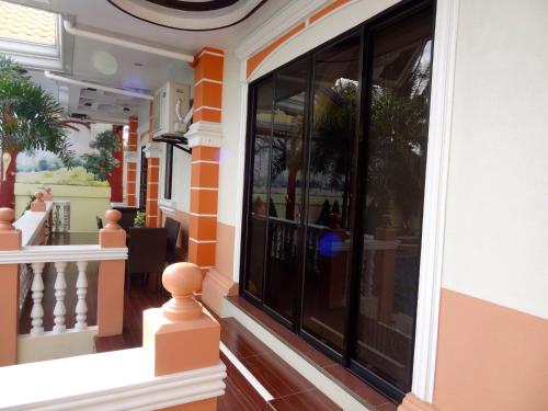 the executive villa inn and suites