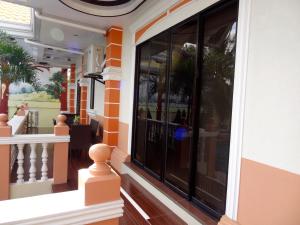 the executive villa inn and suites
