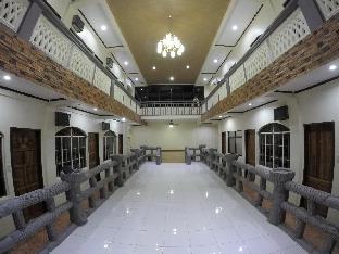 mackys hidden inn