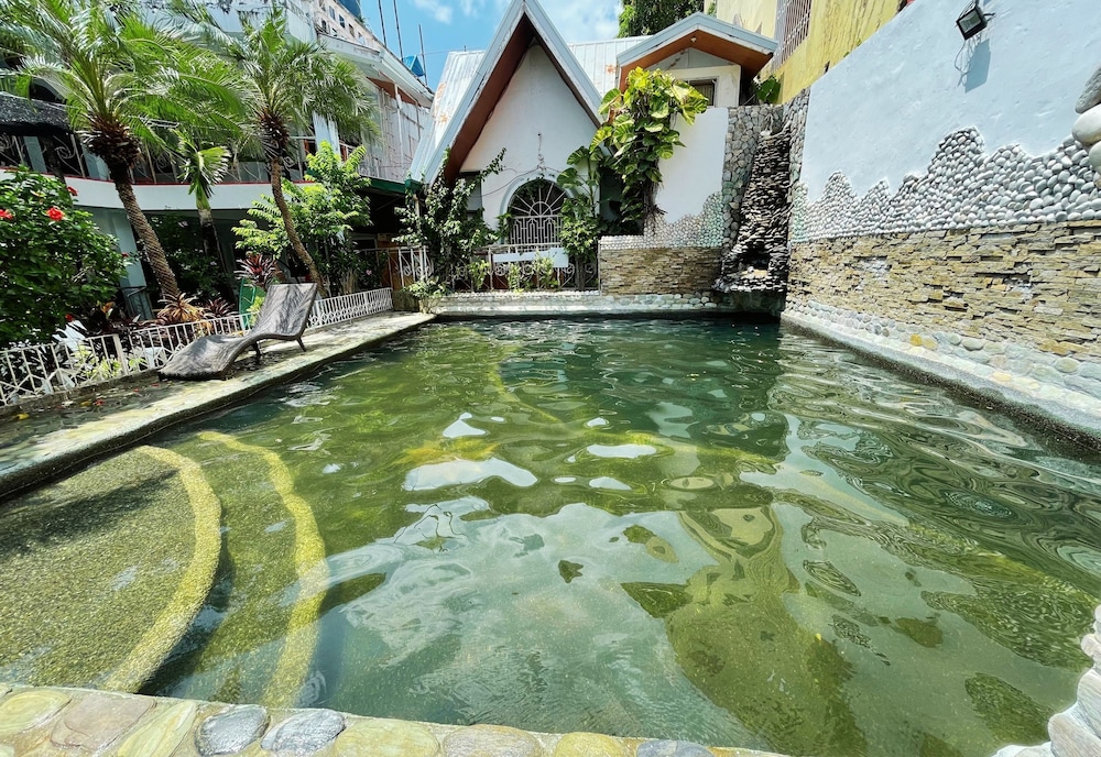 simons heritage resort puerto galera