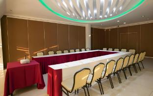 queen margarette hotel downtown