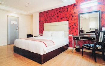 queen margarette hotel downtown