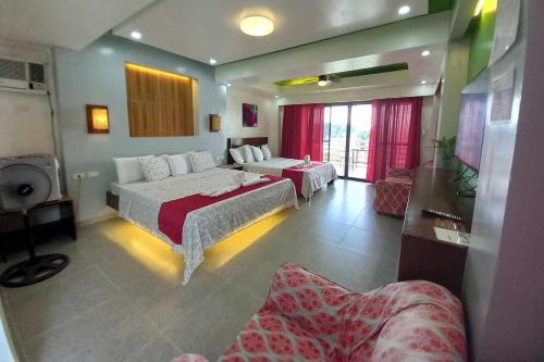 Bellevue Resort Puerto Galera,Mindoro>>Maricaban Island,3 star