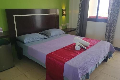 Bellevue Resort Puerto Galera,Mindoro>>Maricaban Island,3 star