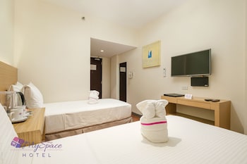 myspace hotel at bgc