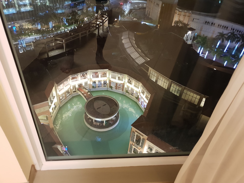 luxe in venice the venice residences