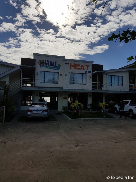 Miami Heat Beach Resort,Morong>>Bataan,3 star