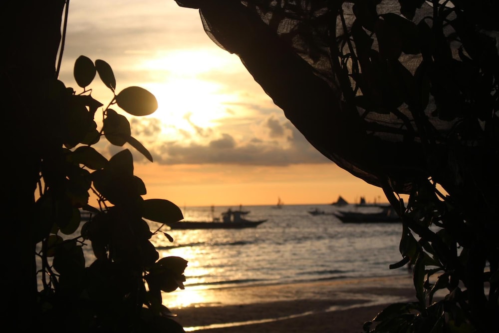 blue coral resort boracay