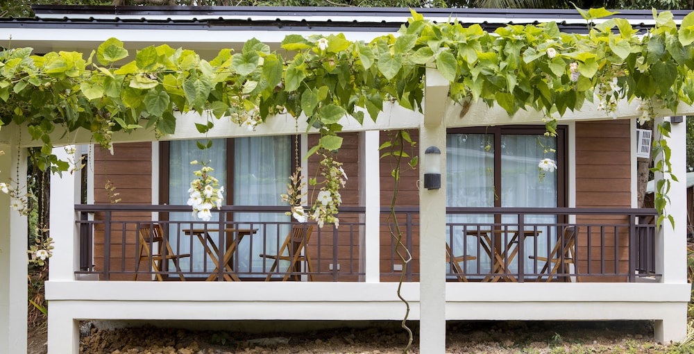 solina beach and nature resort