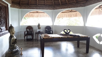 iris island eco resort