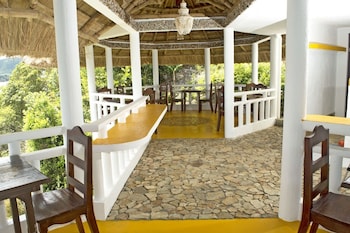 iris island eco resort