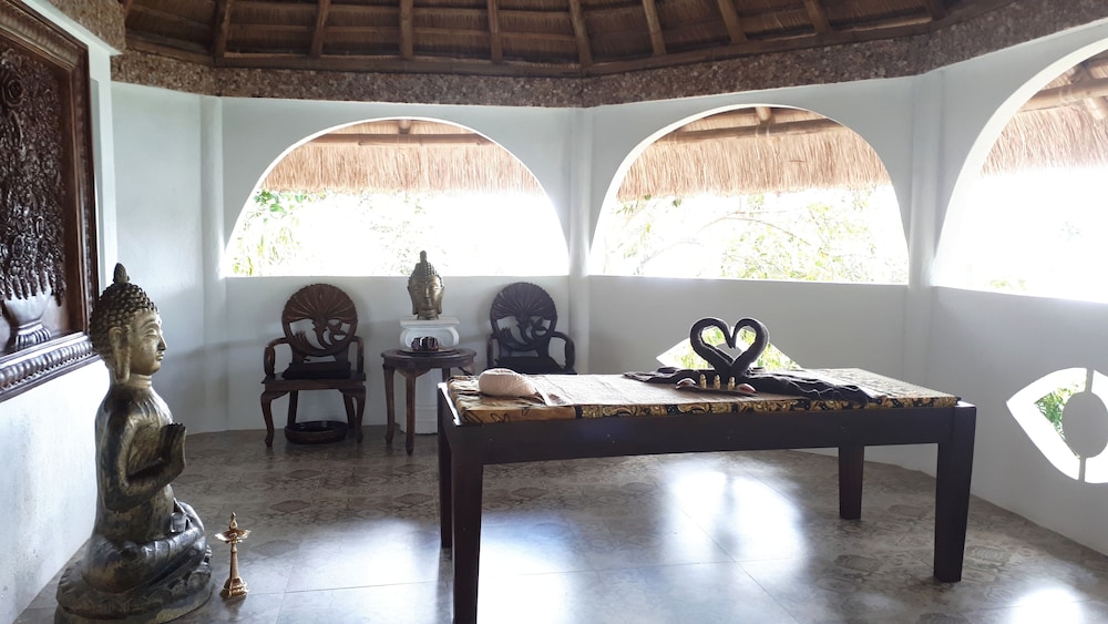 iris island eco resort