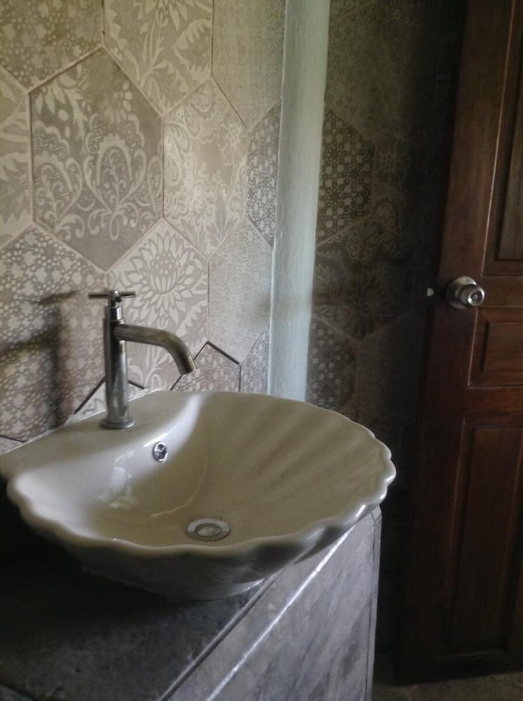 iris island eco resort