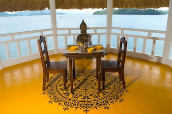 iris island eco resort