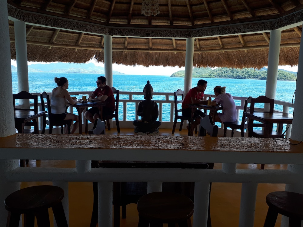 iris island eco resort