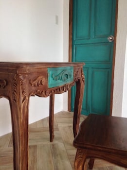 iris island eco resort