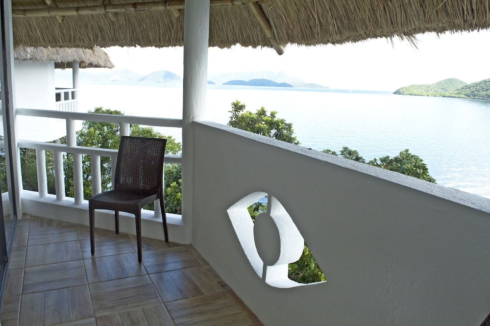 iris island eco resort