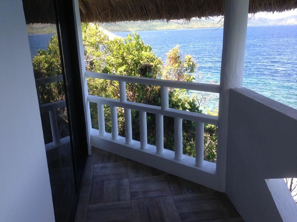 iris island eco resort