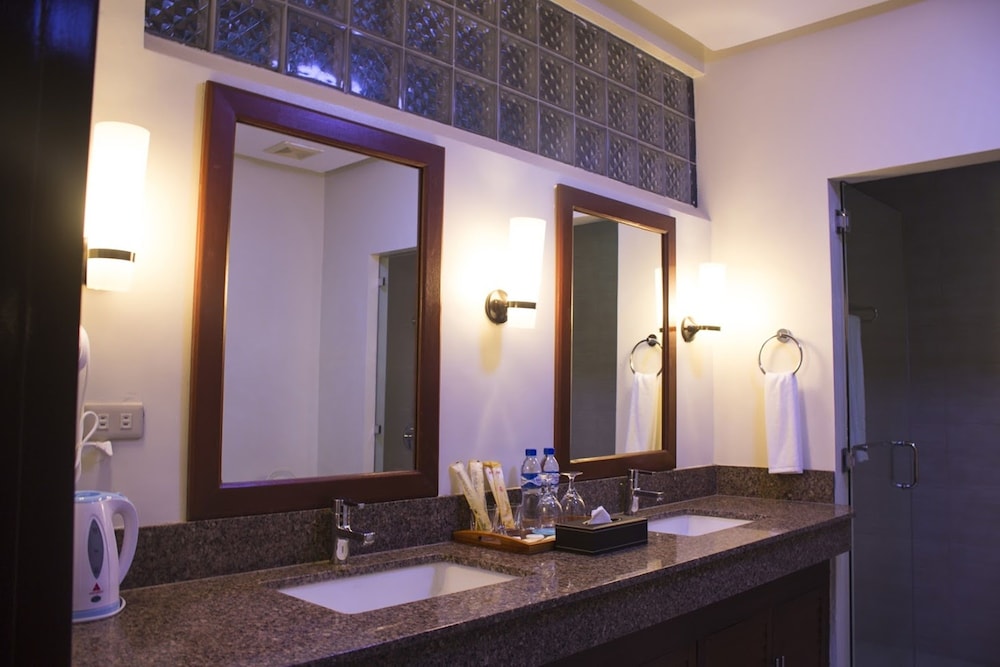 costa palawan resort