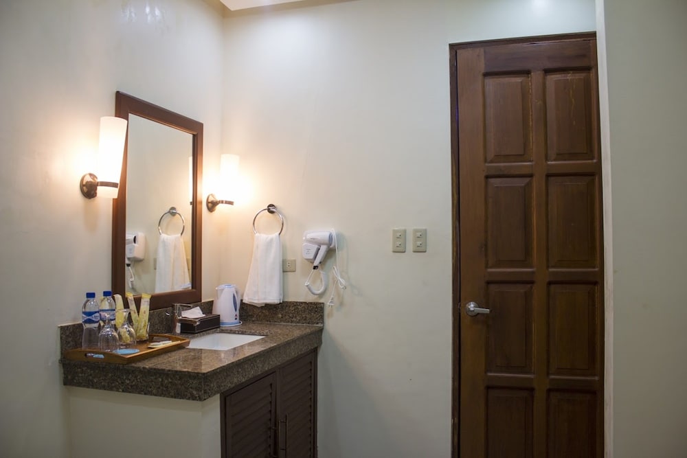 costa palawan resort