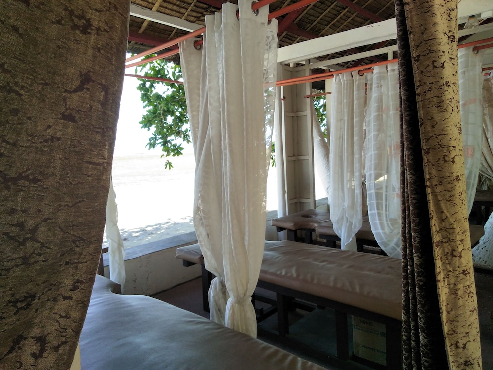 costa palawan resort