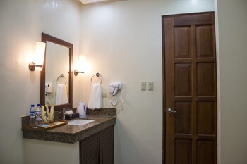 costa palawan resort