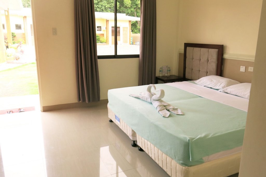 Relax Divers Bohol,Dauis>>Bohol,3 star