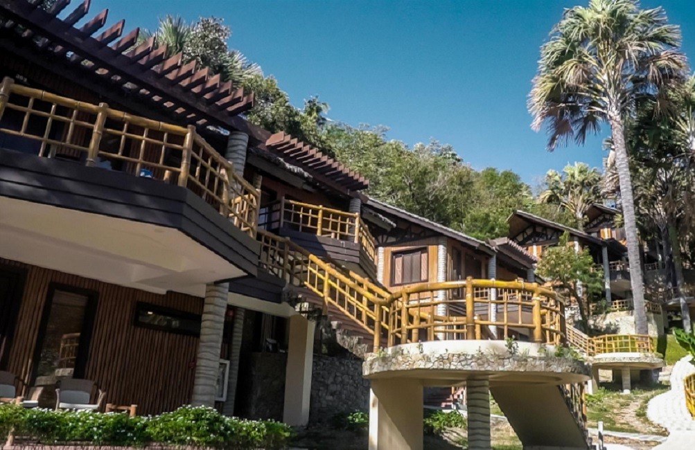 fridays puerto galera