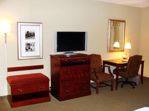 hampton inn calera