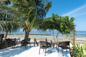Yama Beachfront House,General Luna>>Del Carmen,3 star