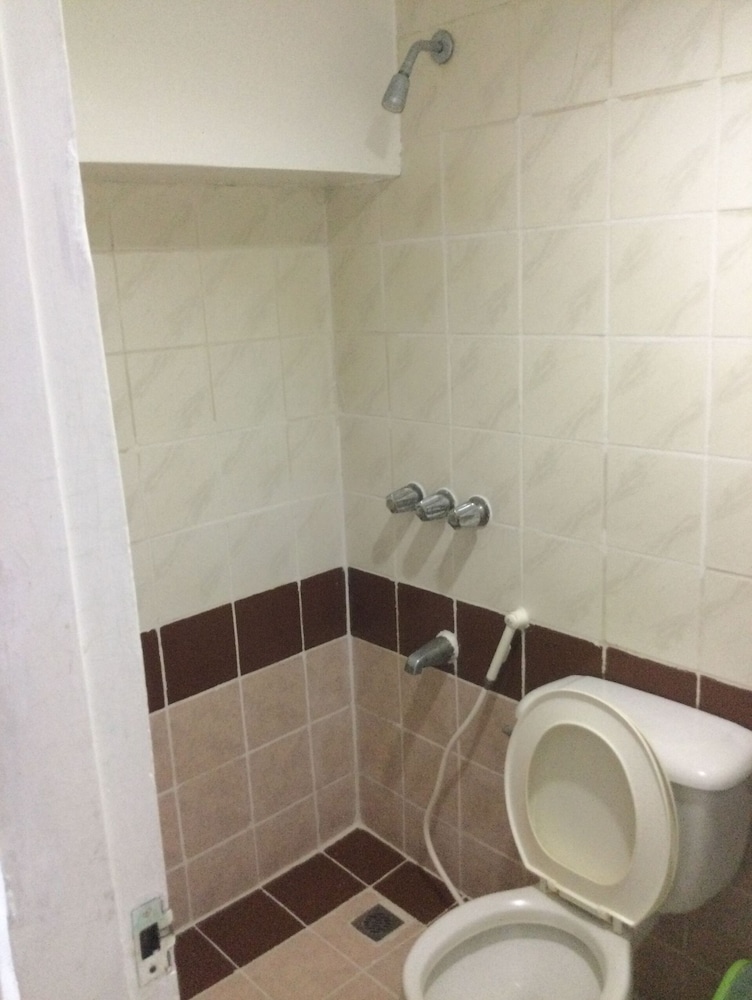 vista apartelle and restaurant