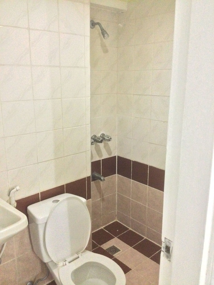 vista apartelle and restaurant