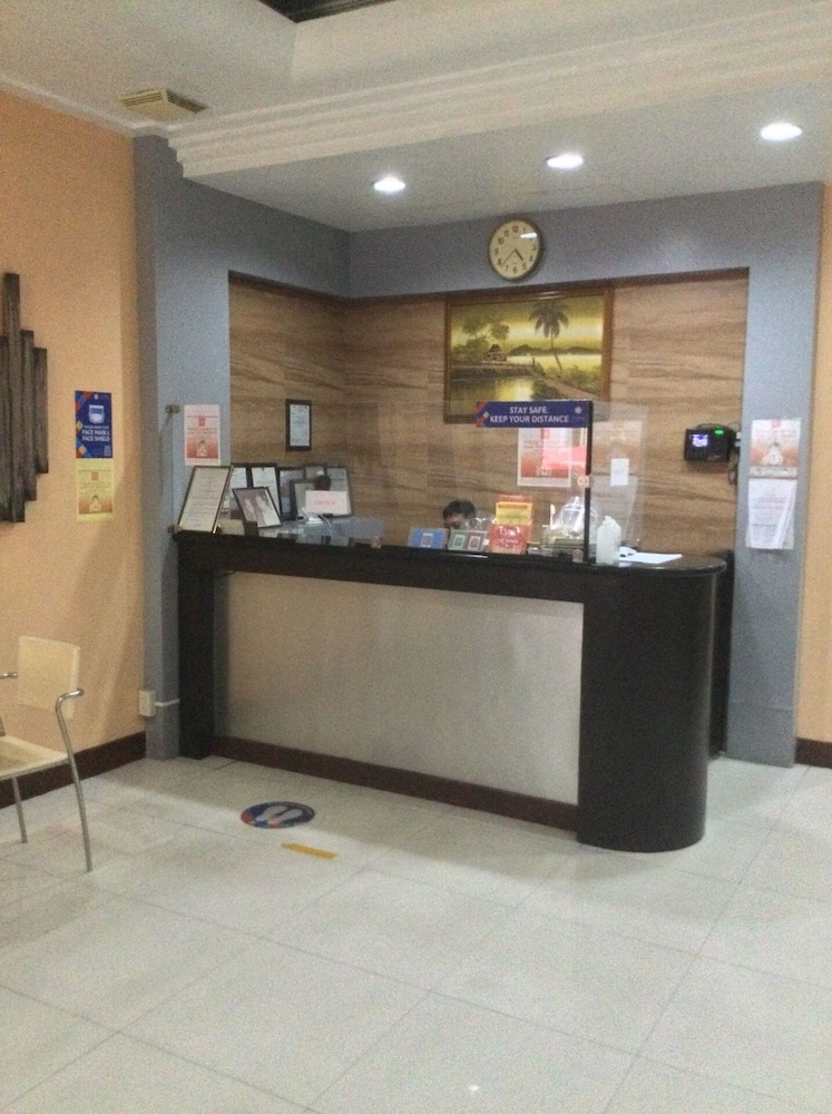 vista apartelle and restaurant