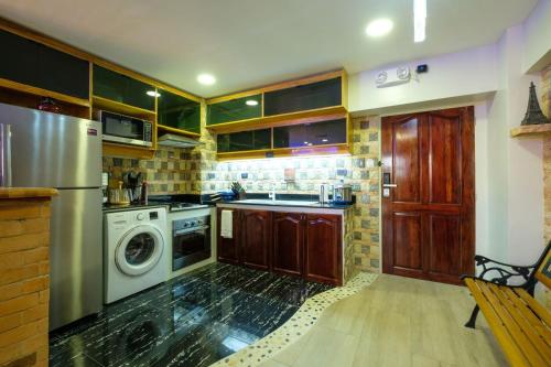 clockworkorange luxury suites