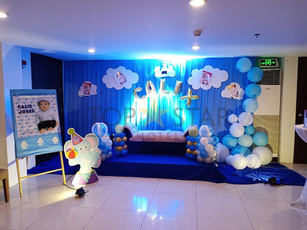 top star hotel