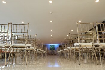 top star hotel