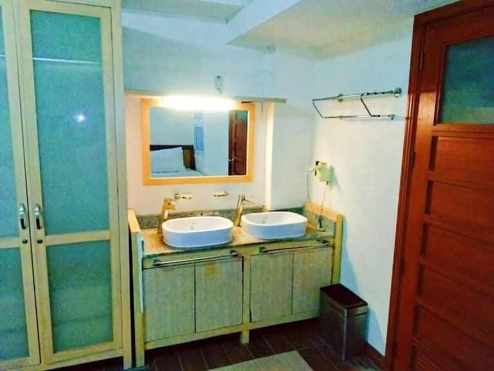 trace suites by sms hospitality