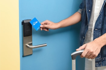 hop inn hotel aseana city