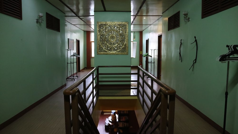 lolo oyong pension house