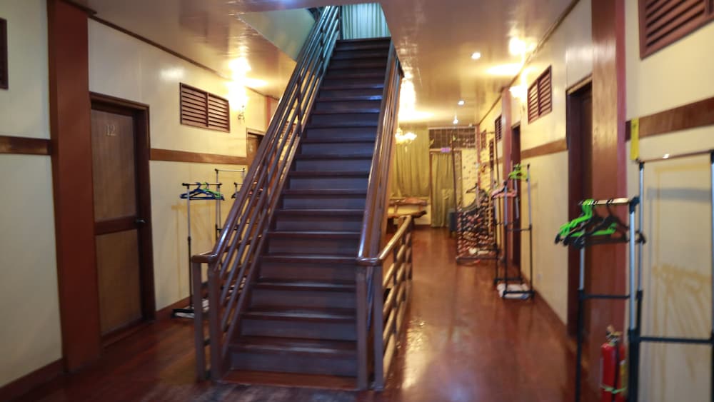 lolo oyong pension house