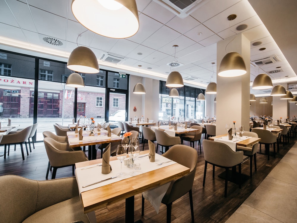 q hotel plus katowice